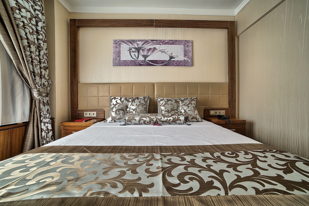City Hotel Residence 11/42