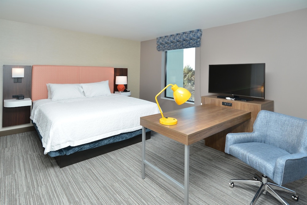 Hampton Inn & Suites Menomonie-UW Stout 12/39