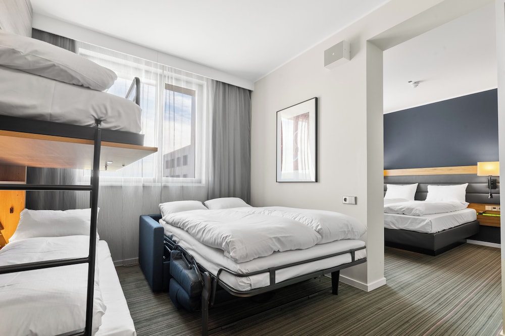 MOXY OSLO X 21/78
