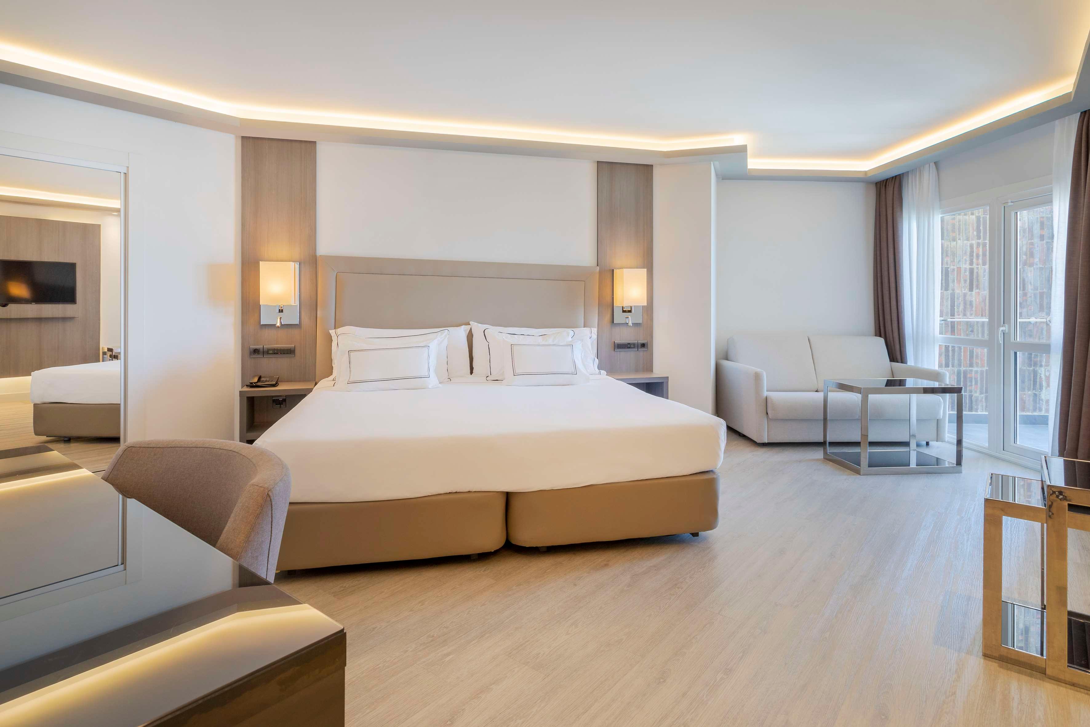 غرفة غراند بسرير مزدوج، Melia Alicante 3/10