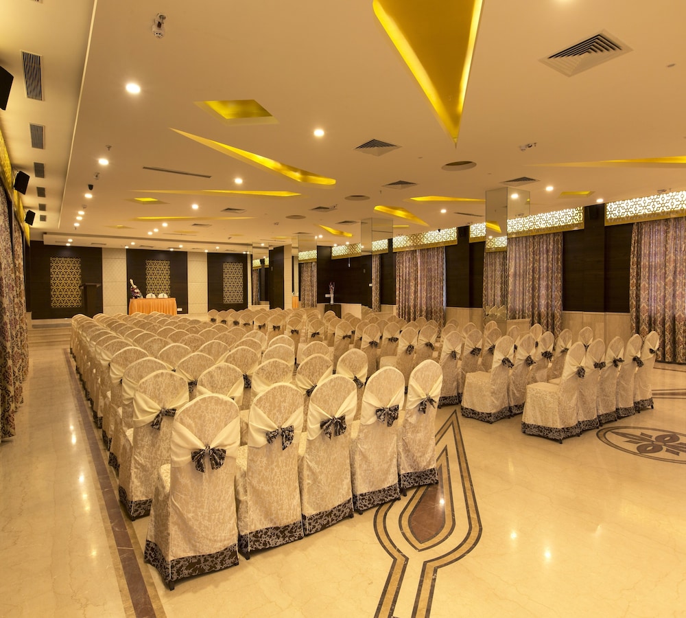 The President Hotel 24/30