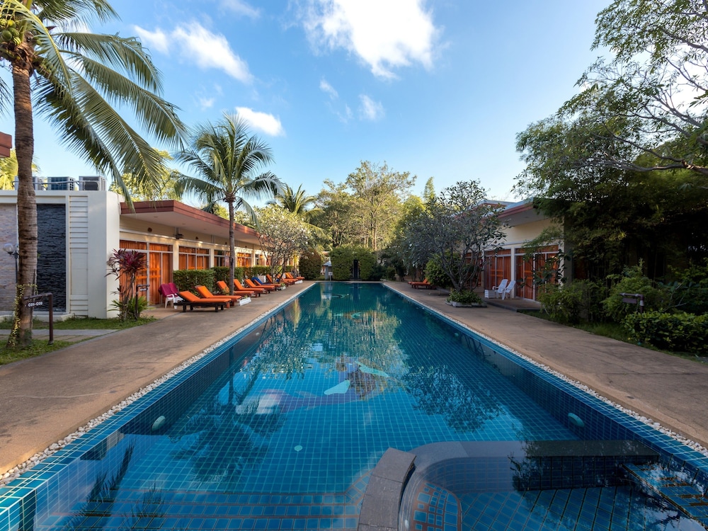 Phuket Sea Resort 45/50