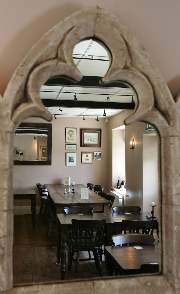 The Punch Bowl Inn 1/50