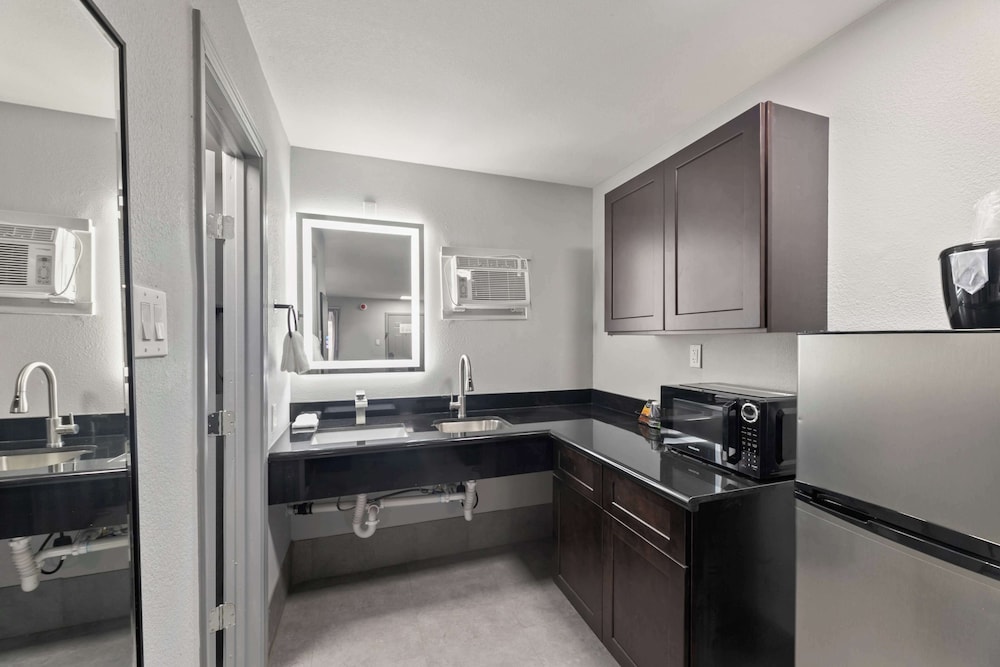 GuestHouse Extended Stay Laredo 41/42
