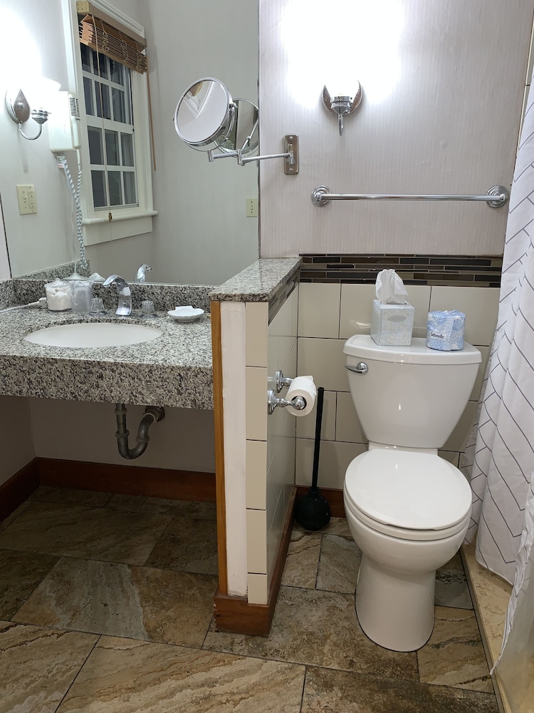 Heron House Court - Adult Only 18/65