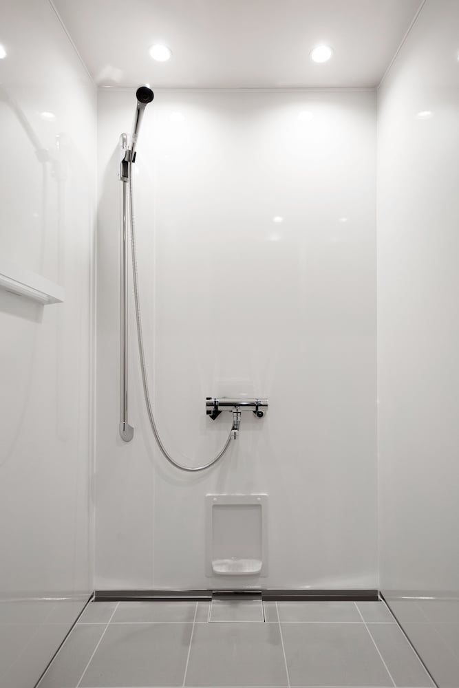 Tsukimi Hotel 45/46