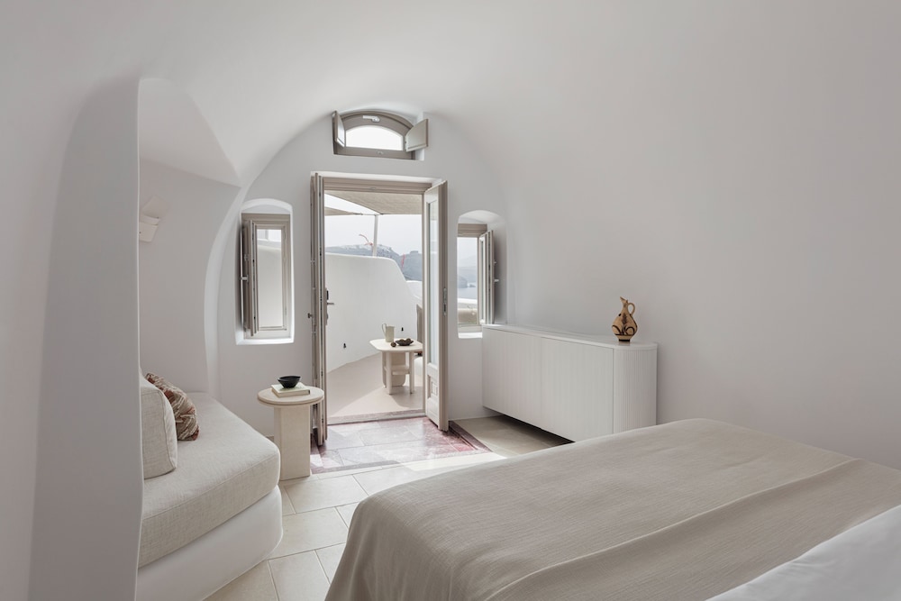 Classic, Suite, Double Bed, Caldera View
