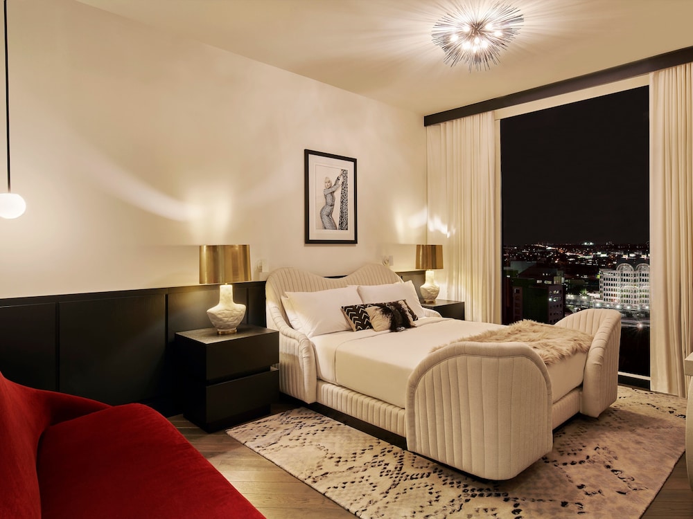 Flat, Penthouse, King Bed