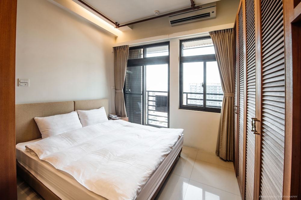 CH Service Apartment 12/48