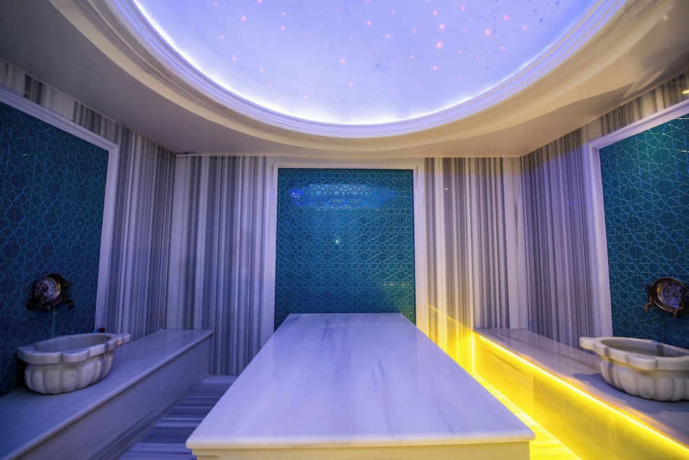 Grand Marcello Hotel & SPA 73/90