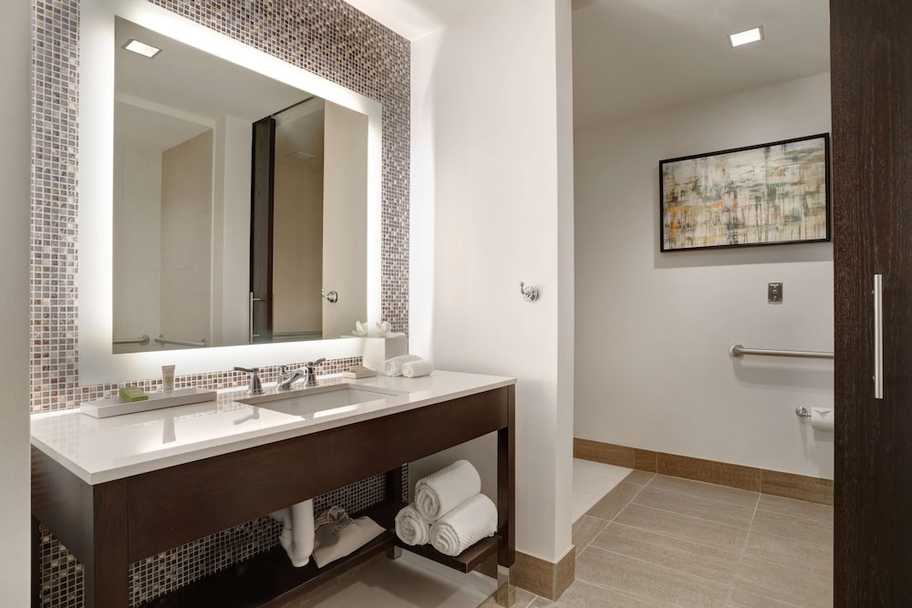 HILTON DALLAS/PLANO GRANITE PARK 19/88