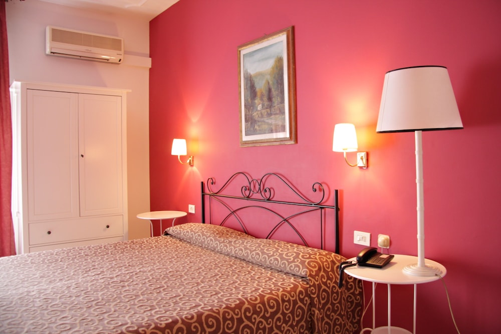 Alex Hotel 33/33
