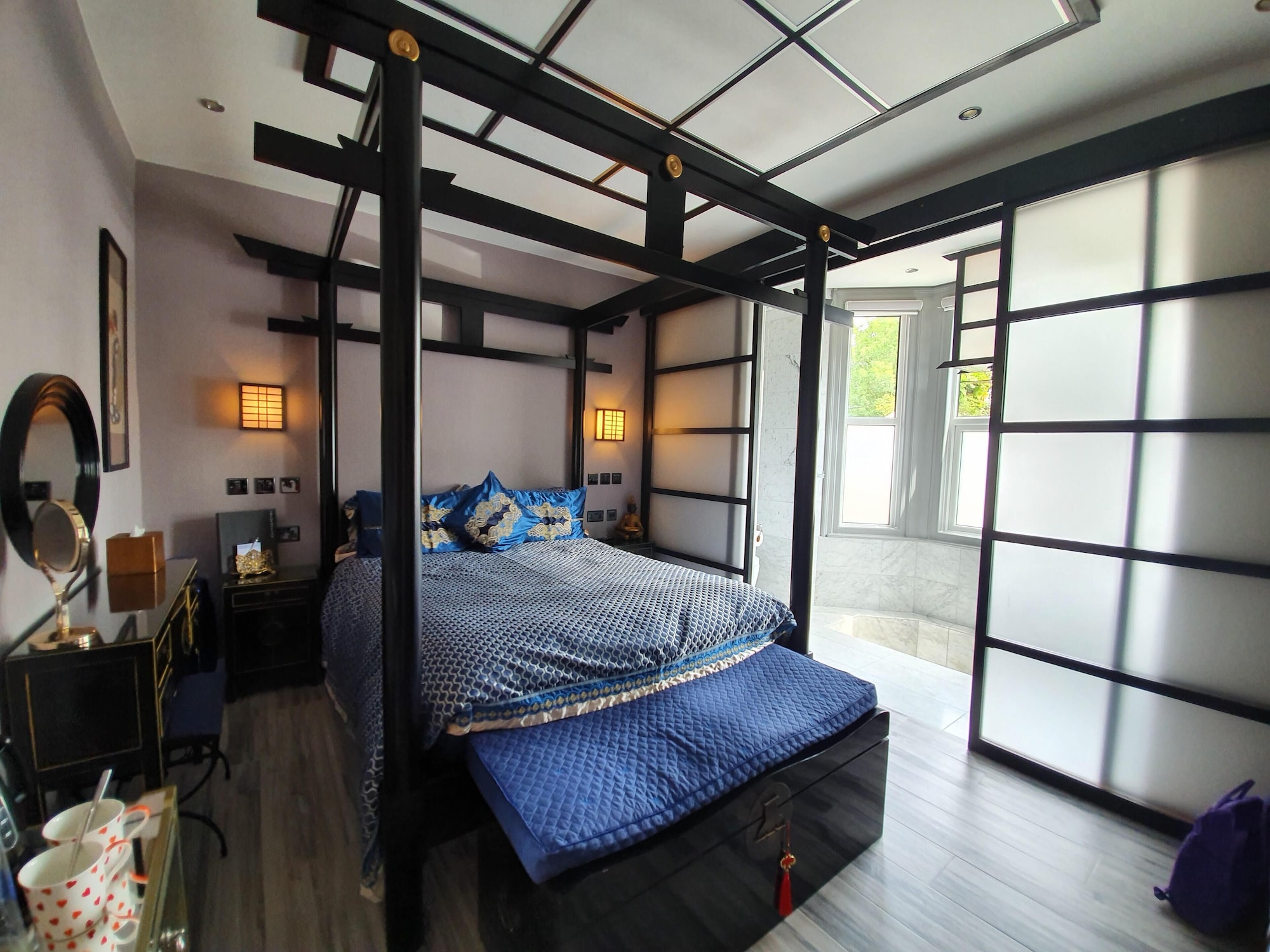 Deluxe, King Bed