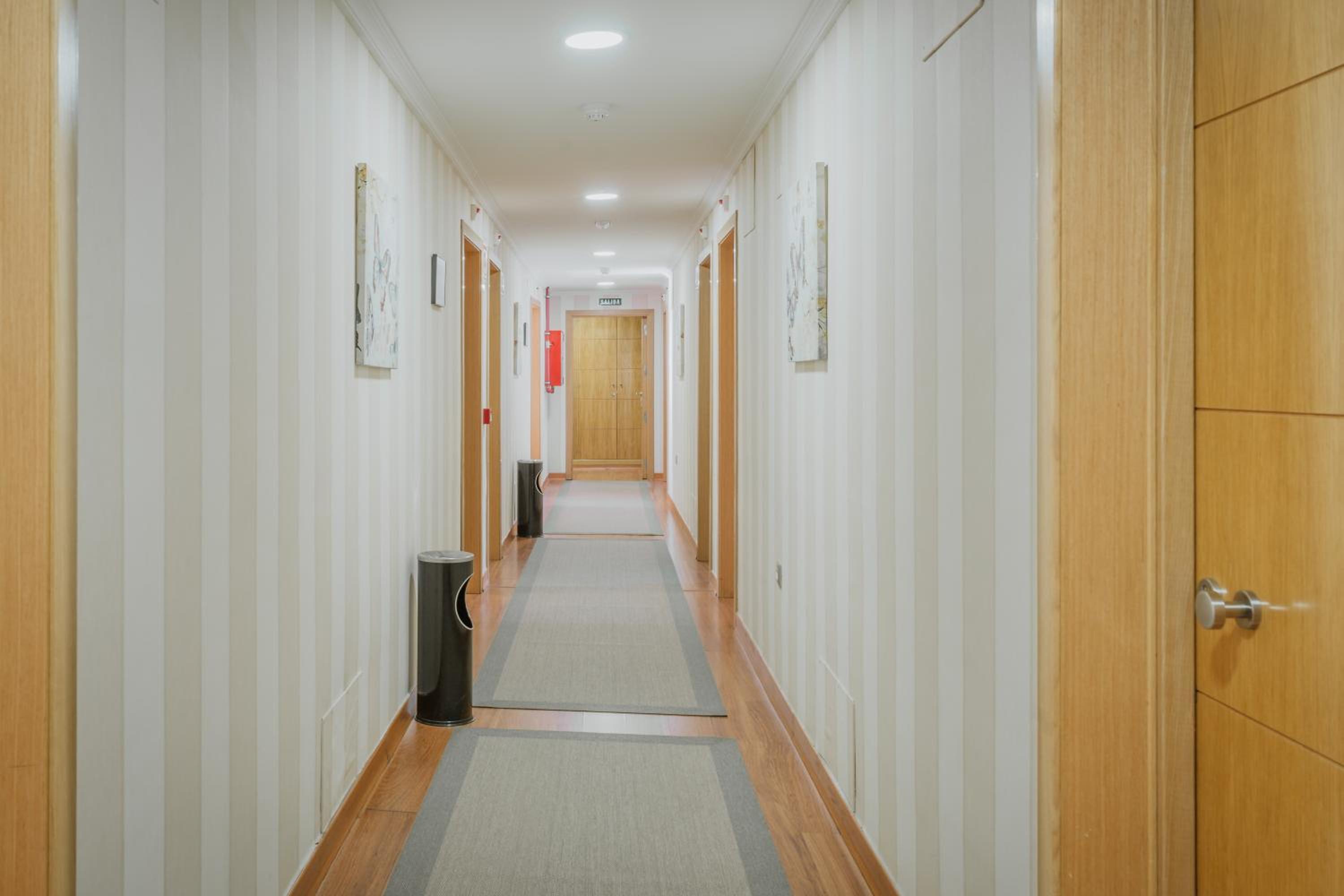 Hotel Reina Isabel 35/57