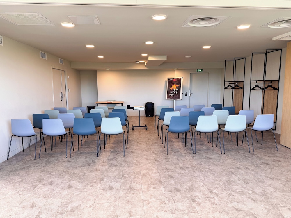 Ibis Lunel Petite Camargue 40/50