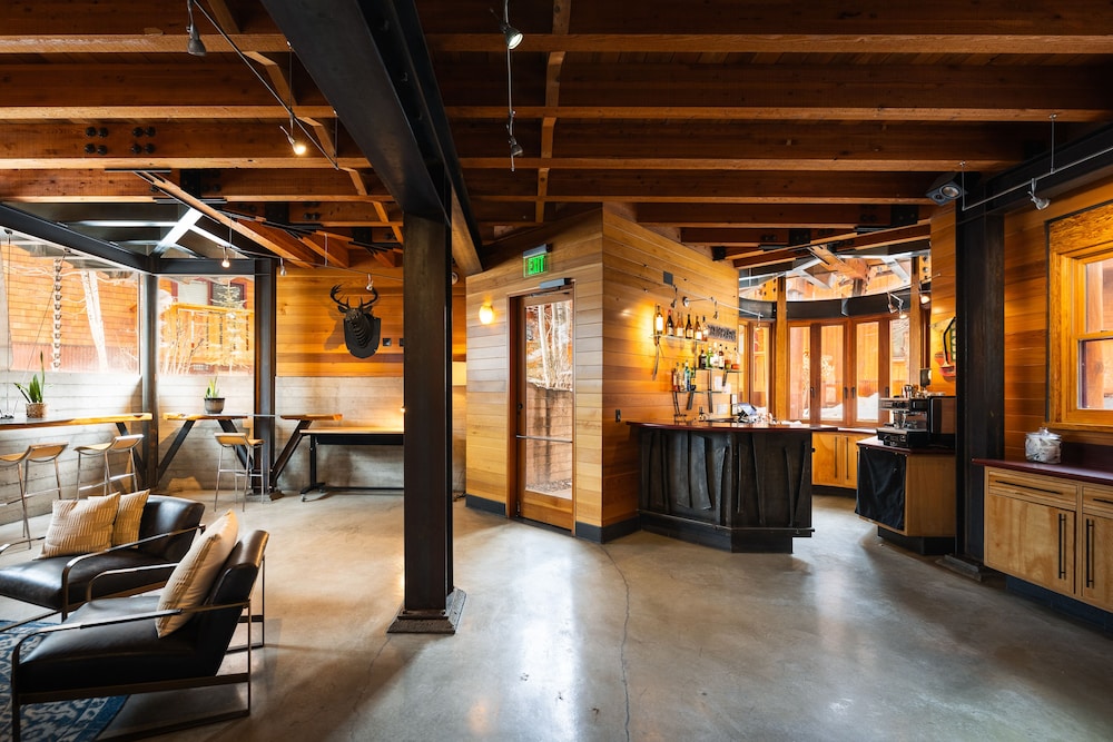 Gravity Haus Truckee-Tahoe 32/50