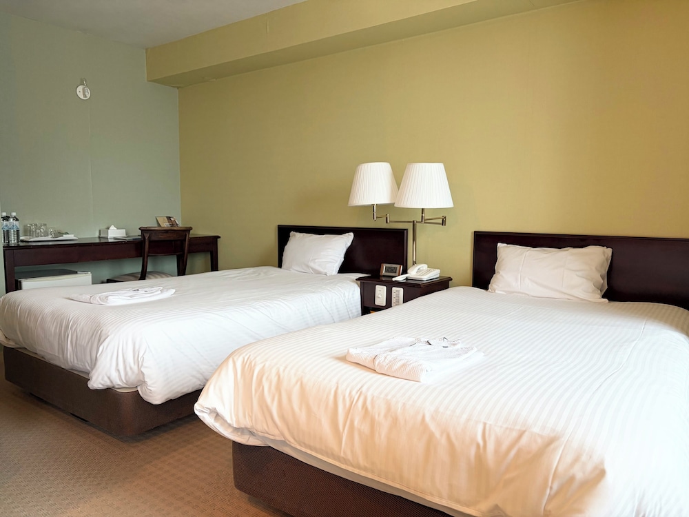 Shonan Kamakura Crystal Hotel 19/89