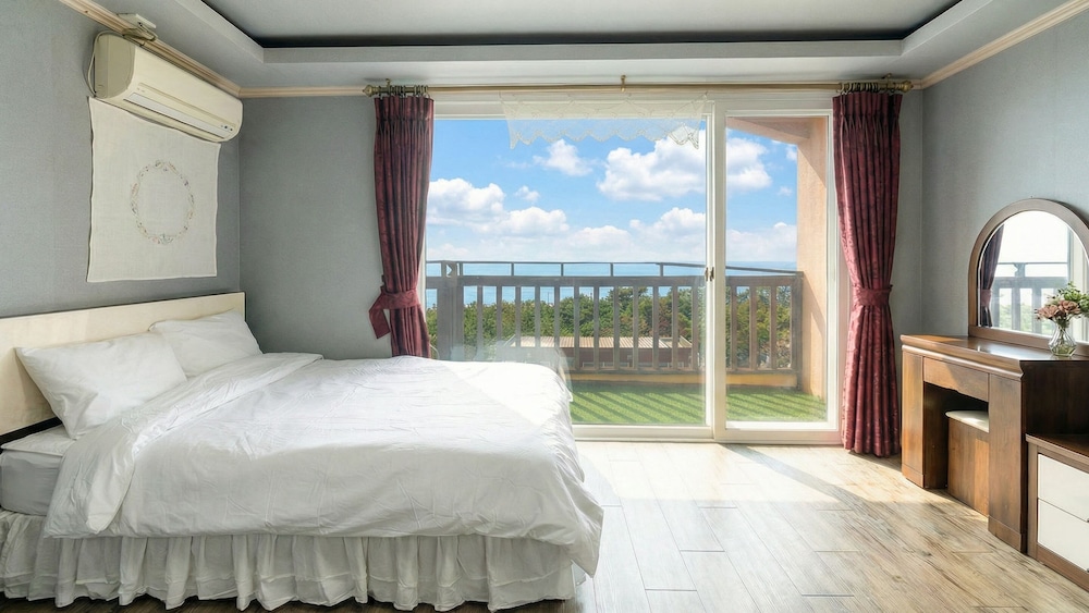 Ganghwa Badatgashimteo Pension 12/50