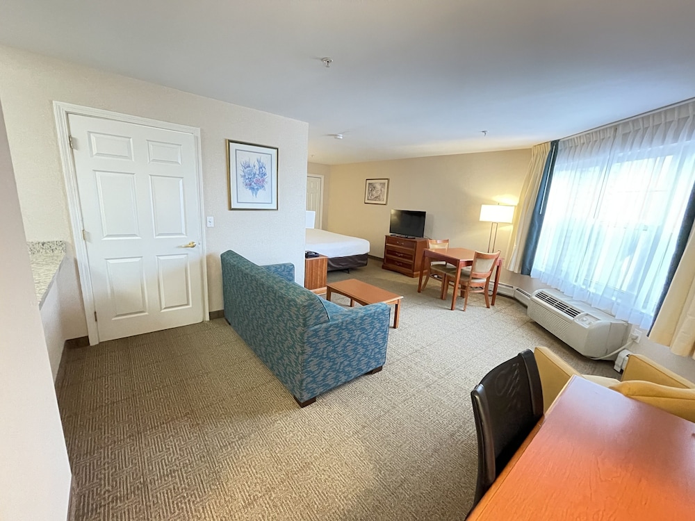Smart Suites, an Ascend Collection Hotel 30/50