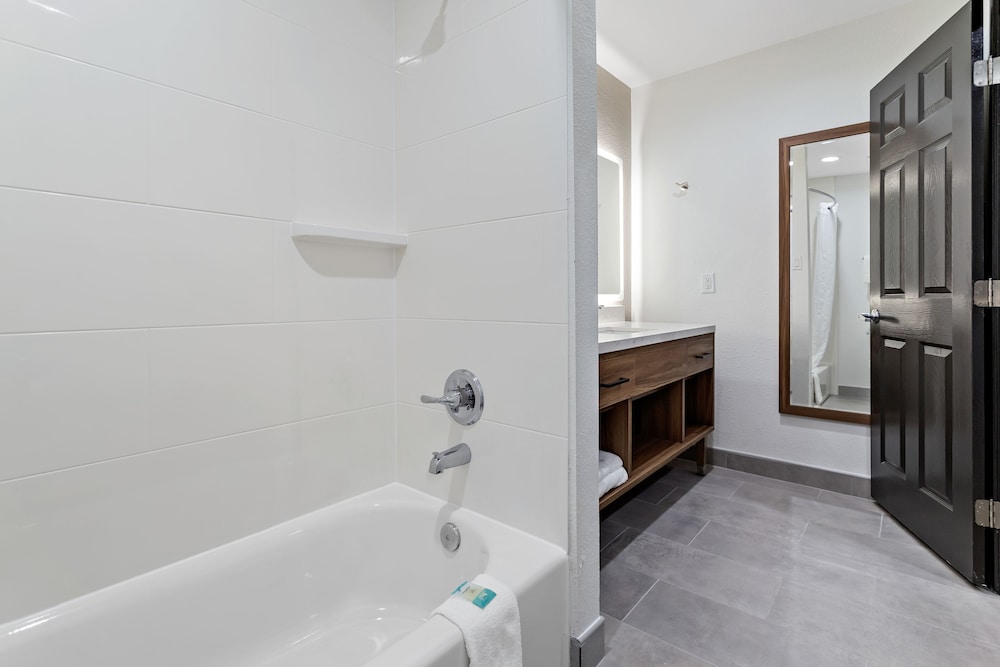 جناح بسريرين كينج، Baymont by Wyndham Beaumont 5/6