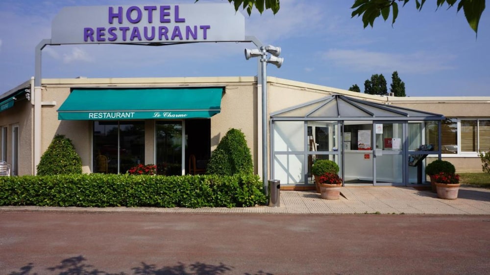Hotel Restaurant Charme en Beaujolais 2/30