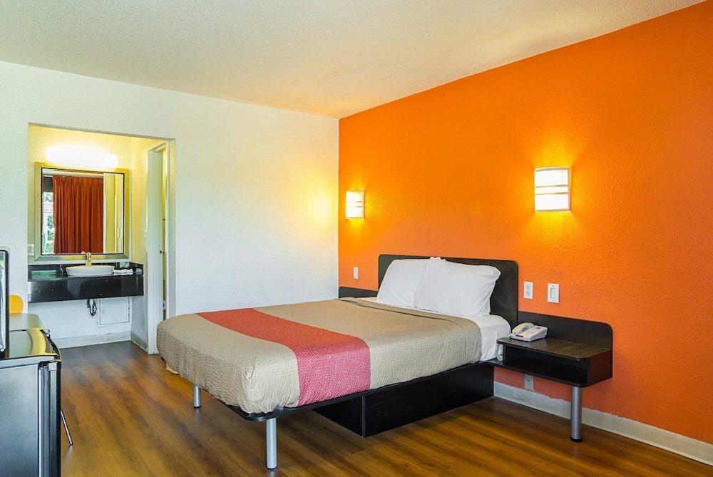 Motel6 Little Rock, AR - West 18/41