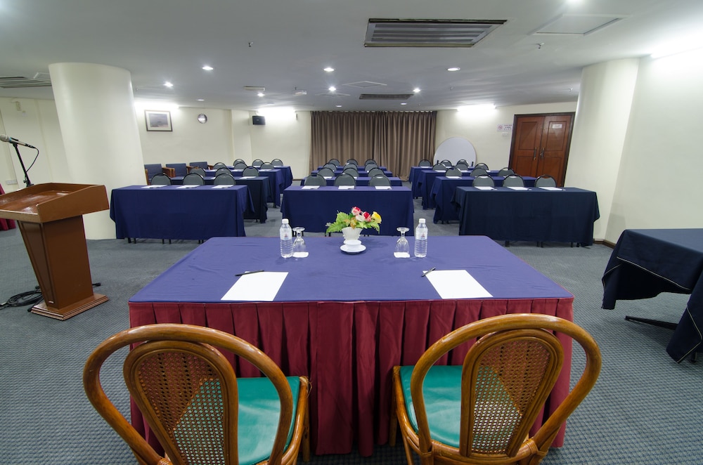 Coral Bay Resort 52/63