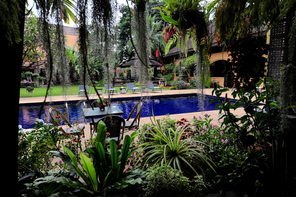 Holiday Garden Hotel And Resort 35/49