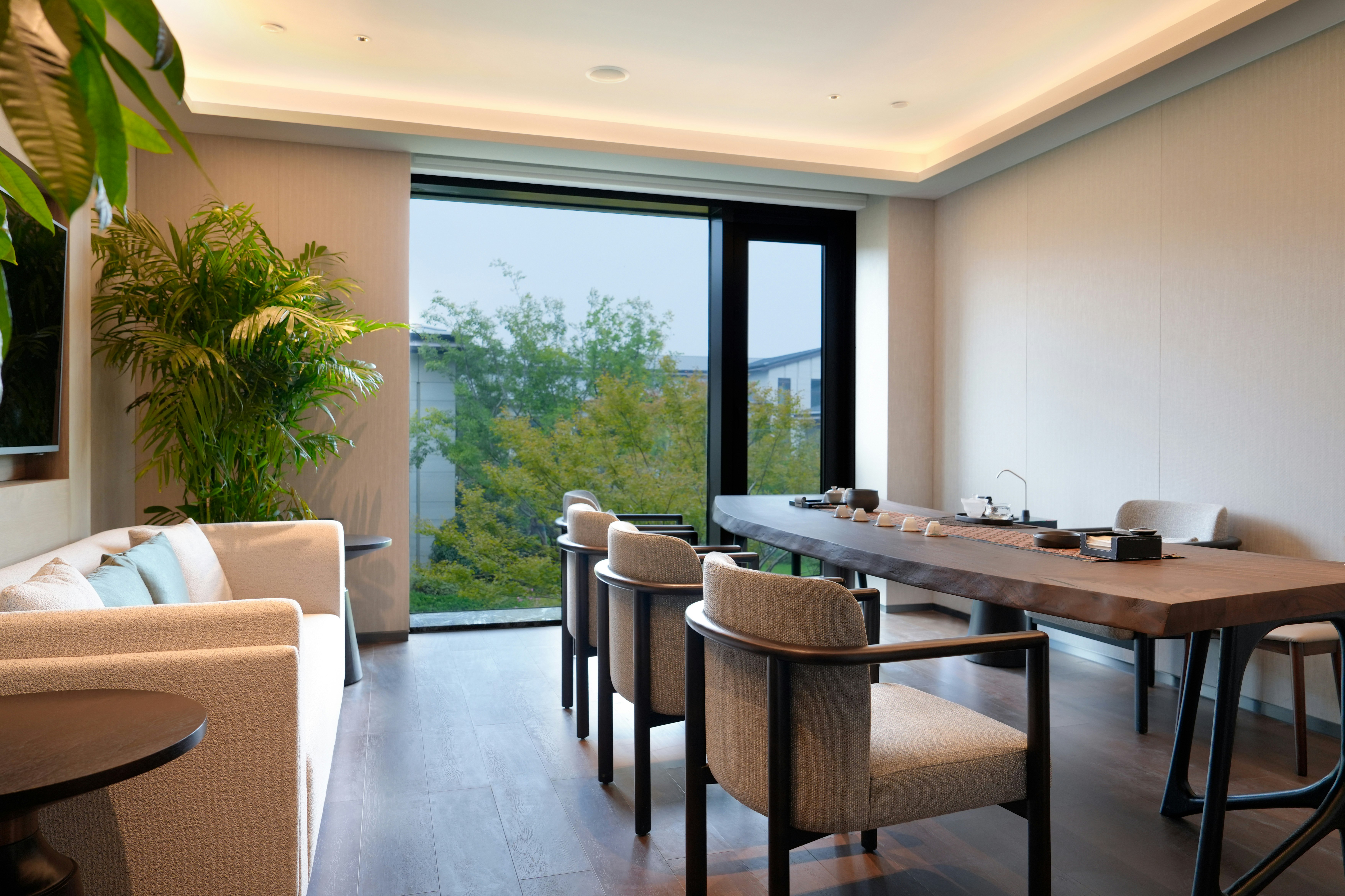Intercontinental Xiangyang 35/50
