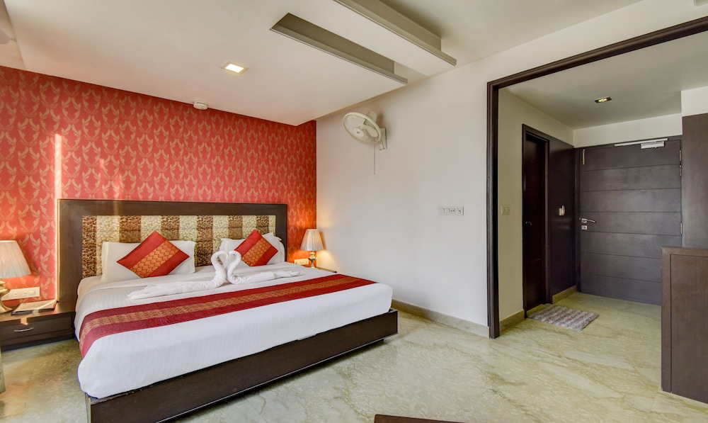 Treebo Raya Inn 7/37