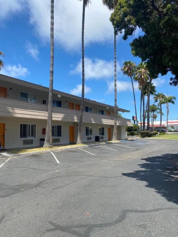 Hotel Palmeras Chula Vista (ex Vagabond Inn Chula Vista) 26/35
