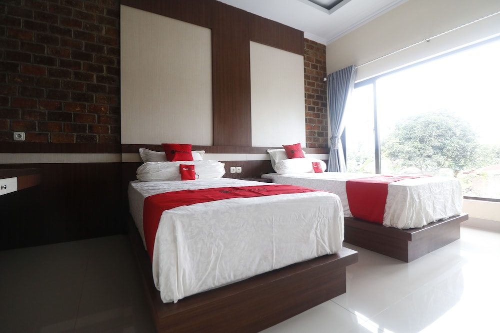 Reddoorz Plus Near Kualanamu Airport 18/29