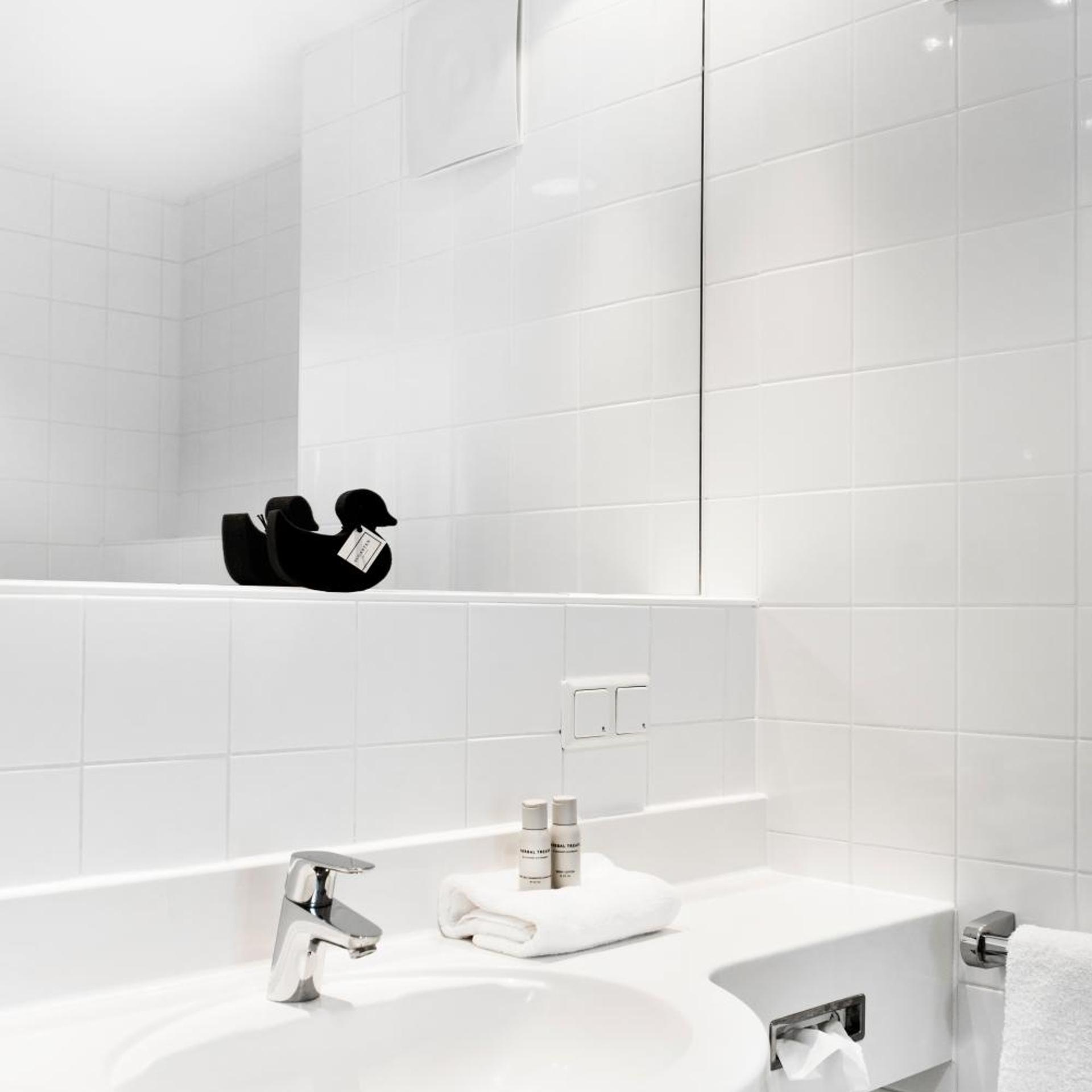 جناح جونيور، Augartenhotel Art Design 7/9