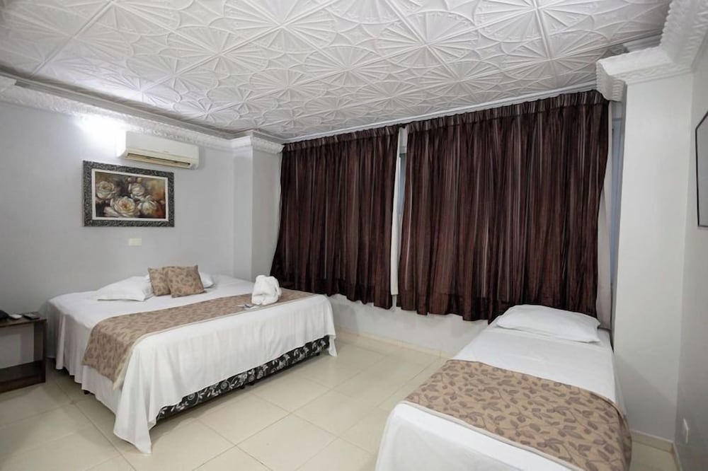 APARTMENT, TRIPLE, 1 DOUBLE AND 1 SINGLE BED