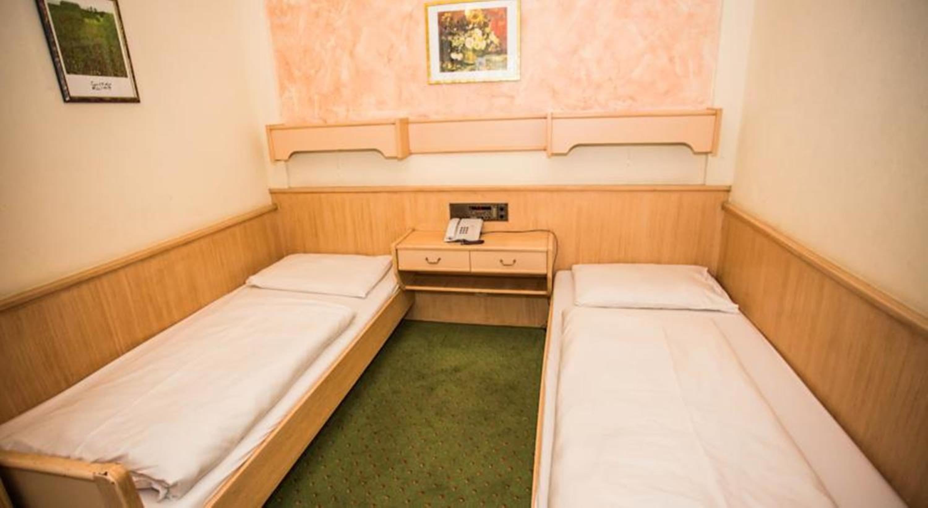Hadrigan Hotel 16/69