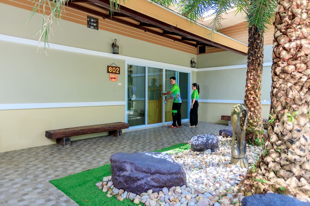 Saline Hot Spring Resort 40/62