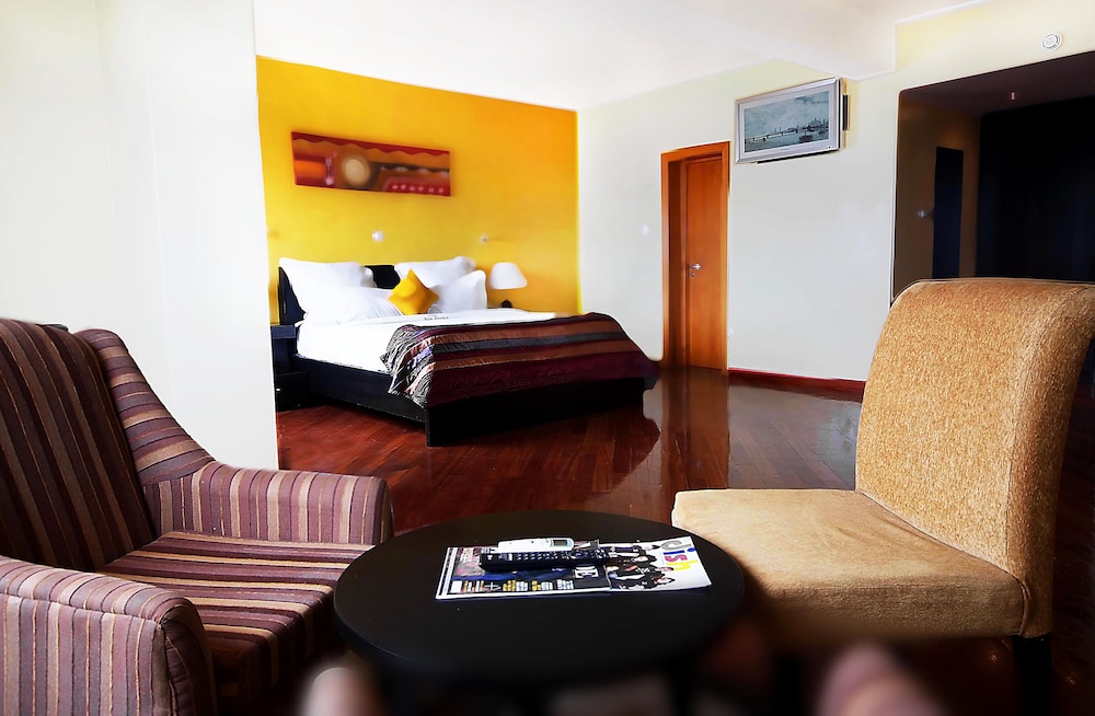 Hotel Bon Voyage 34/74