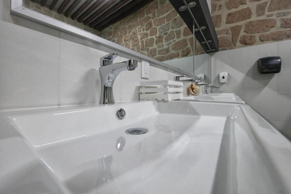 OYO Hostal Mich Morelia 32/33