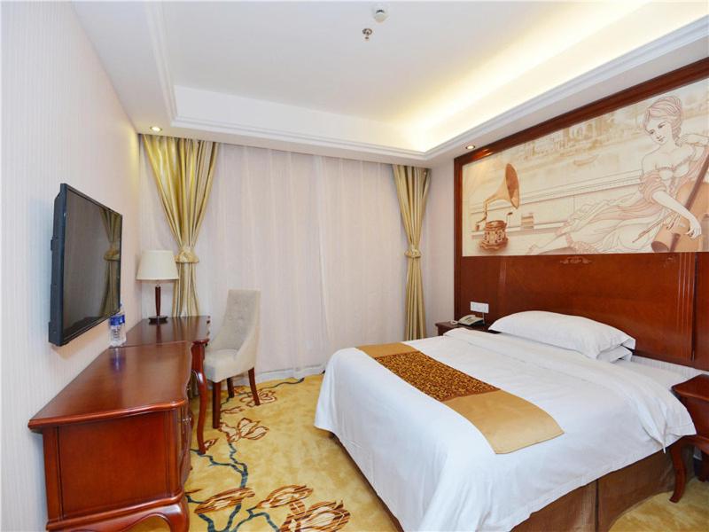 Vienna 3 Best Hotel Shanghai Expo Sanlin 8/20