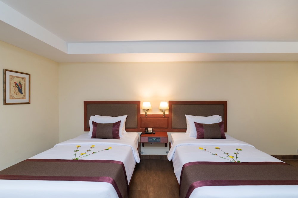 Hotel de la Renaissance 24/50