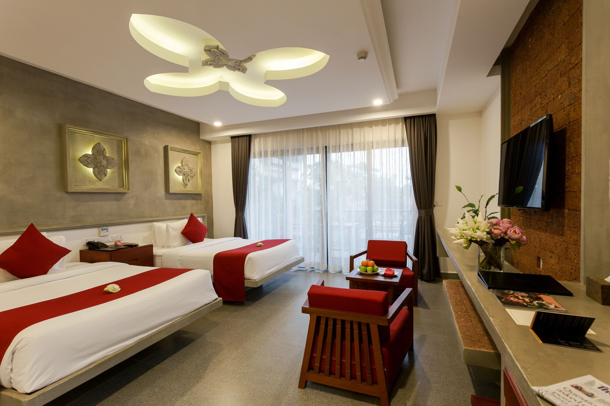 DELUXE, 2 QUEEN BEDS