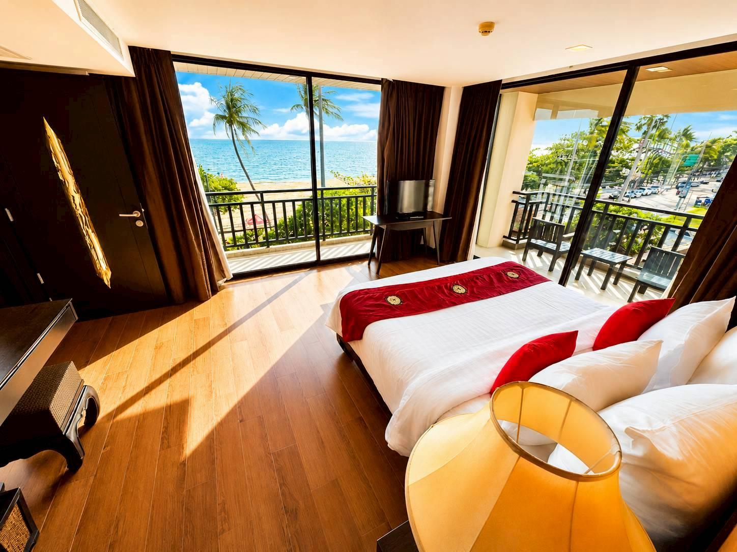 Suite, Beach Front