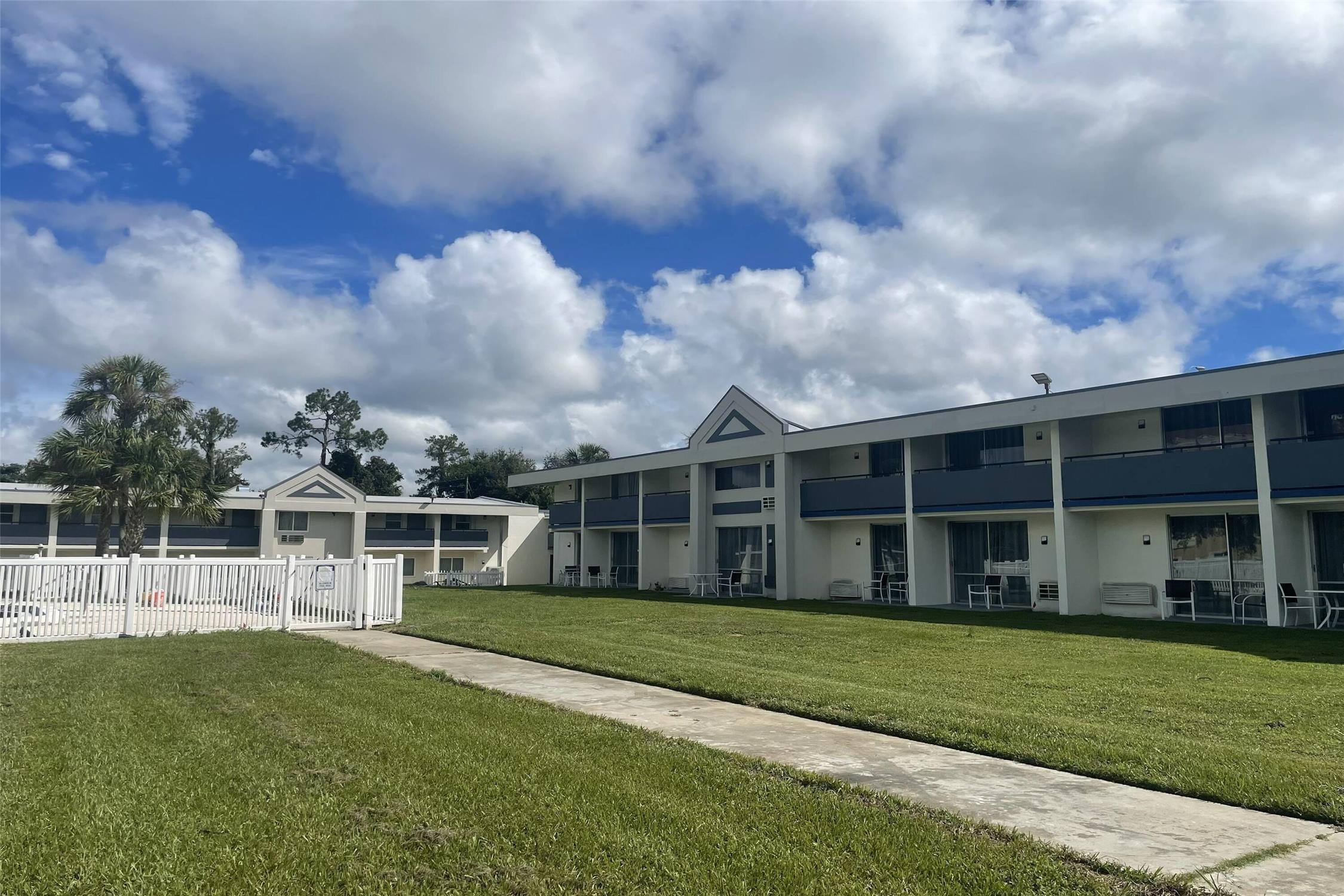 Days Inn by Wyndham Ocala North 12/19