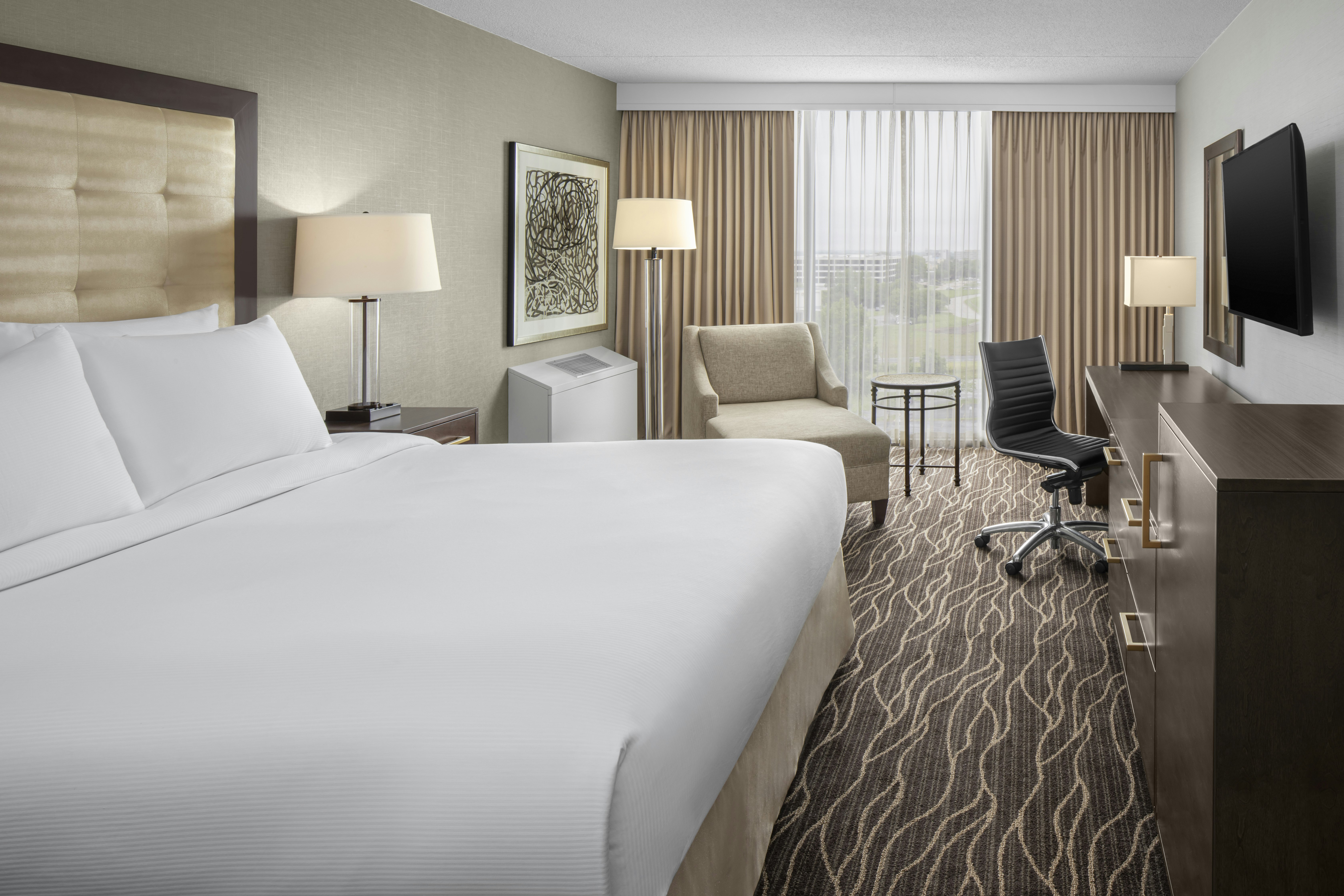 ROOM, KING BED, ACCESSIBLE