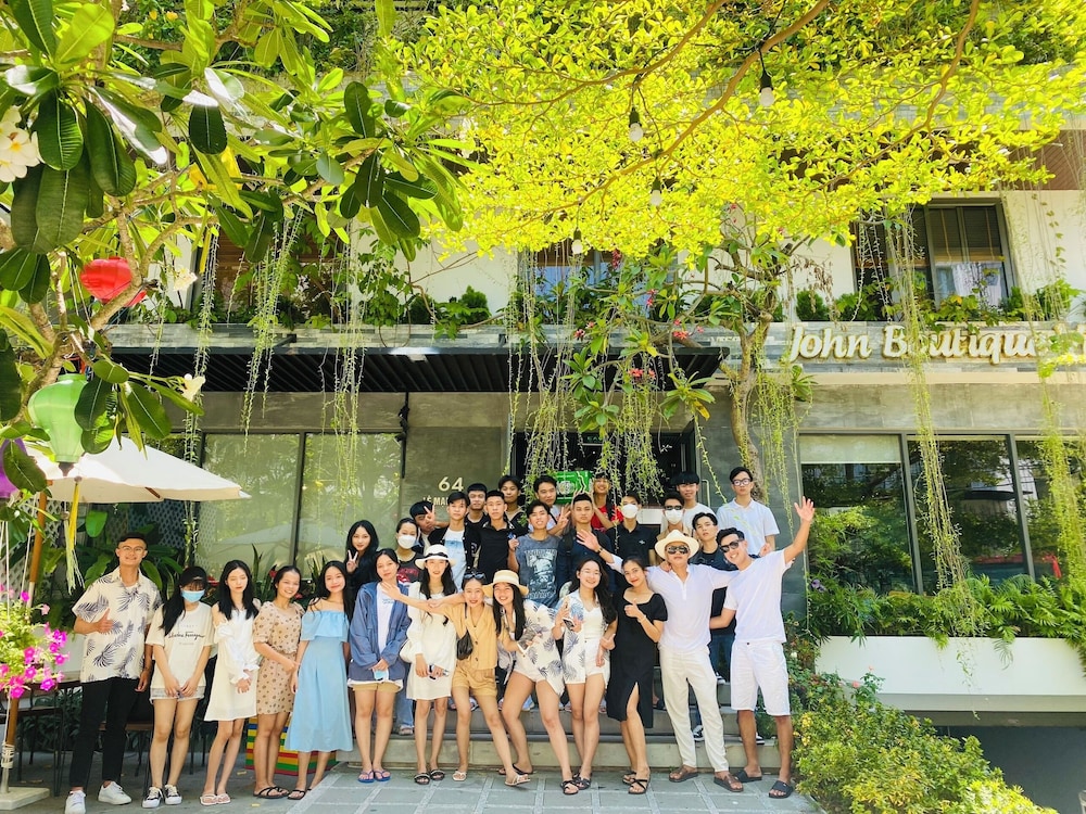 John Boutique Villa 64/68