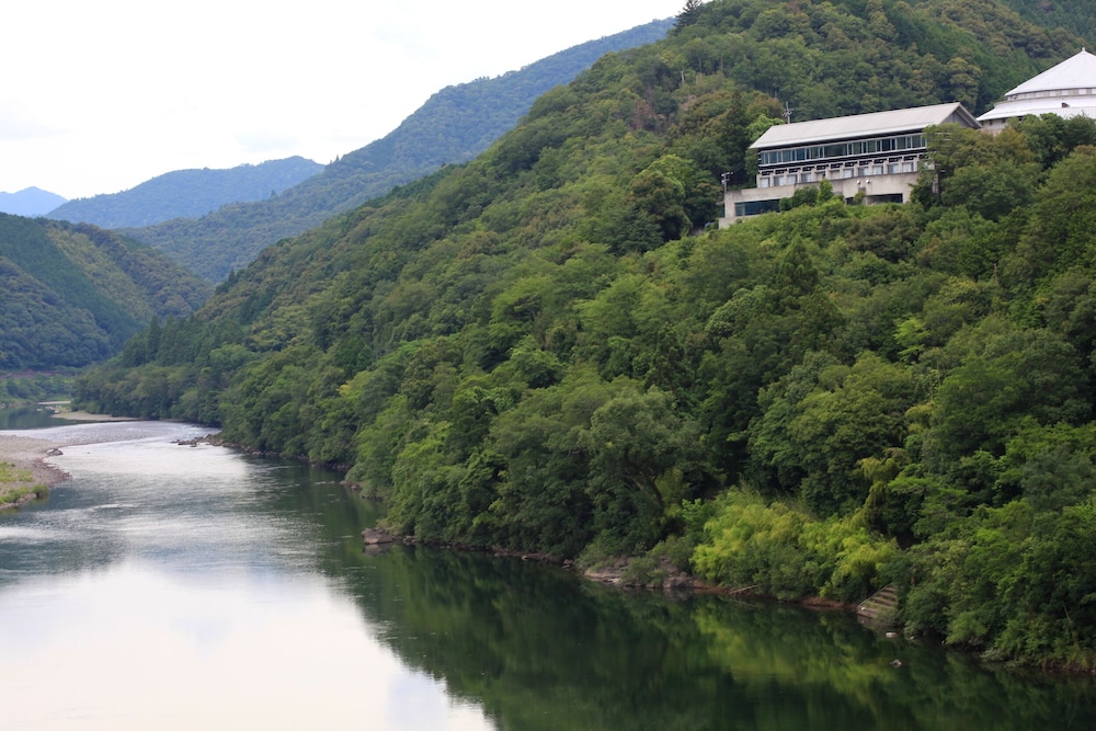 HOTEL SEIRA SHIMANTO 26/28