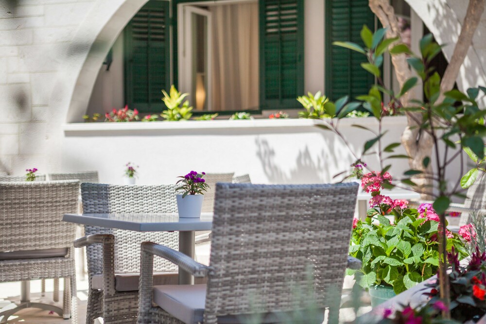 Balatura The Fine Bed & Breakfast 38/50