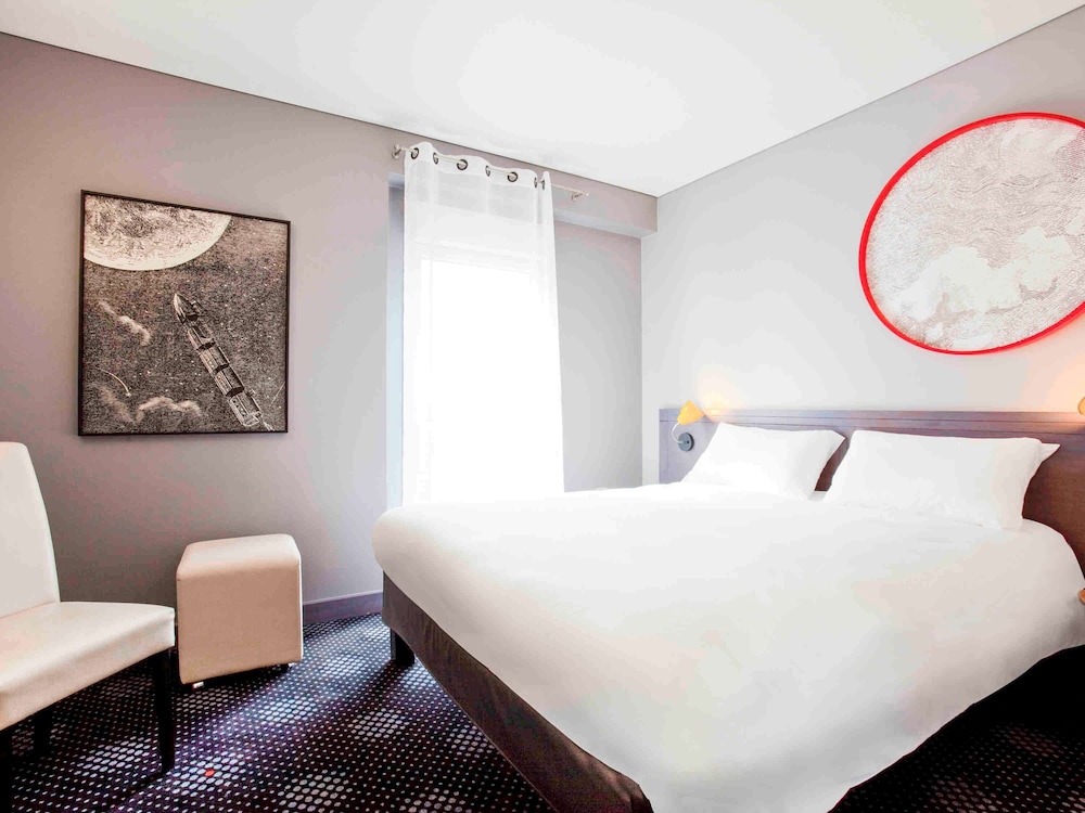 جناح متصل بسرير مزدوج وسريرين منفصلين، ibis Styles Paris Mairie de Montreuil 4/9