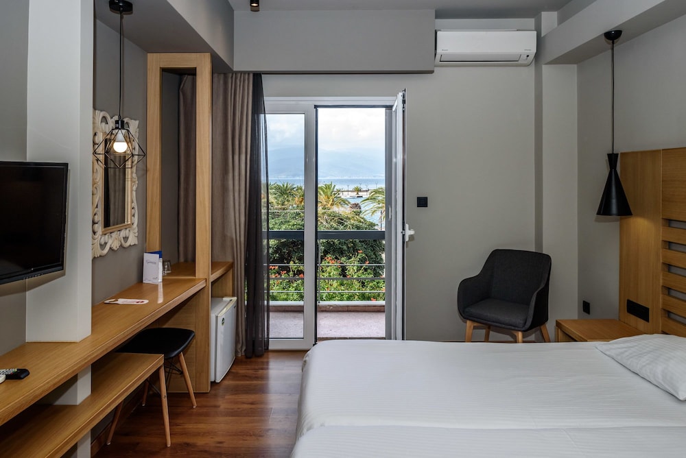 Agamemnon Hotel 17/67