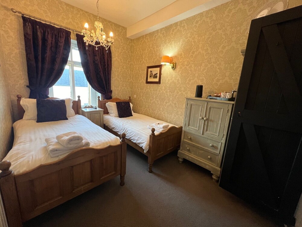 The Old Hall Hotel 8/30
